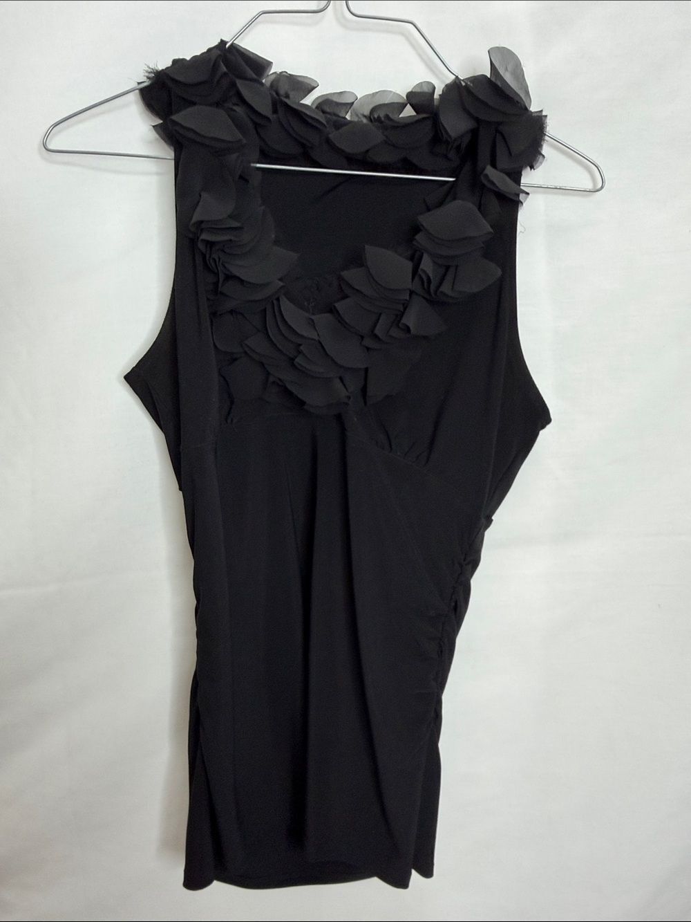 Black Sleeveless Floral Appliqué Tank Top